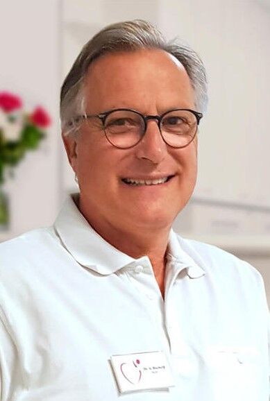 Doctor Dermatologist-micologist Günther